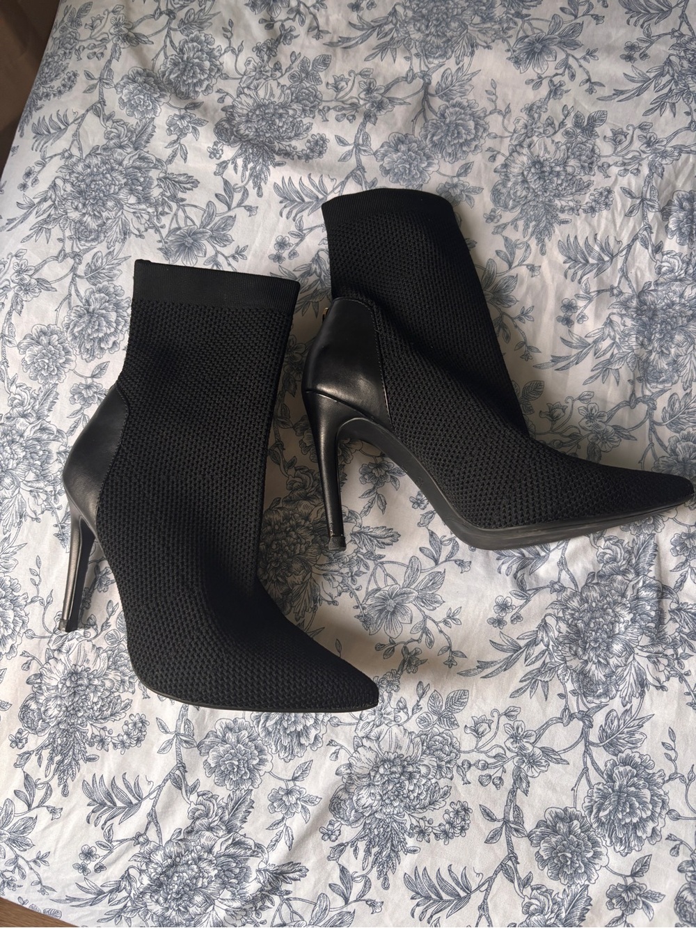 Guess Black Knit Pointed-Toe Stiletto Sock Ankle Boots